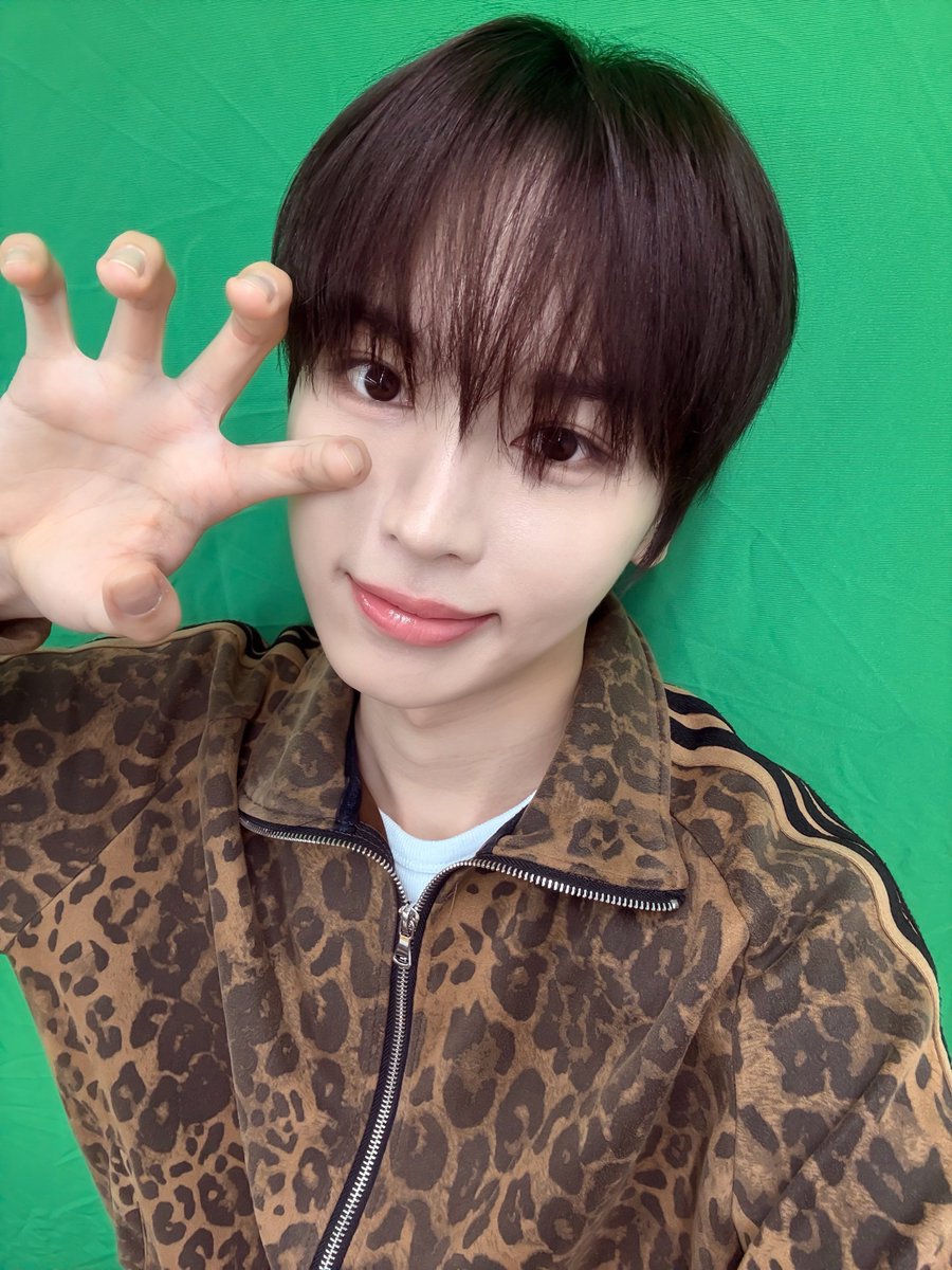 TUNEXX_official's tweet photo. #off_TUNE 

260706 #HUMADETHIS

#TUNEXX #튜넥스 https://t.co/zWQ1zVTcrJ
