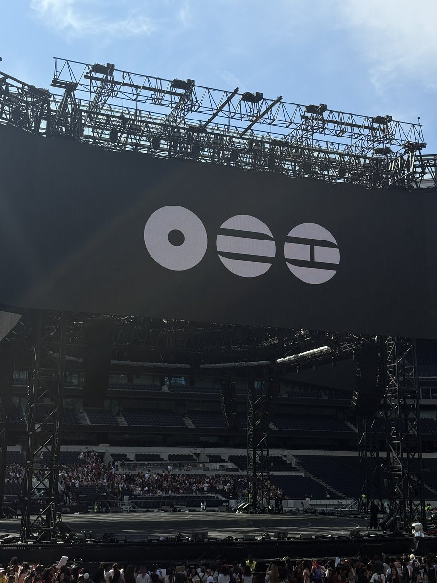 daizyskies's tweet photo. na soundchecku bts a gdzie mam być https://t.co/EuOa0oMgmr