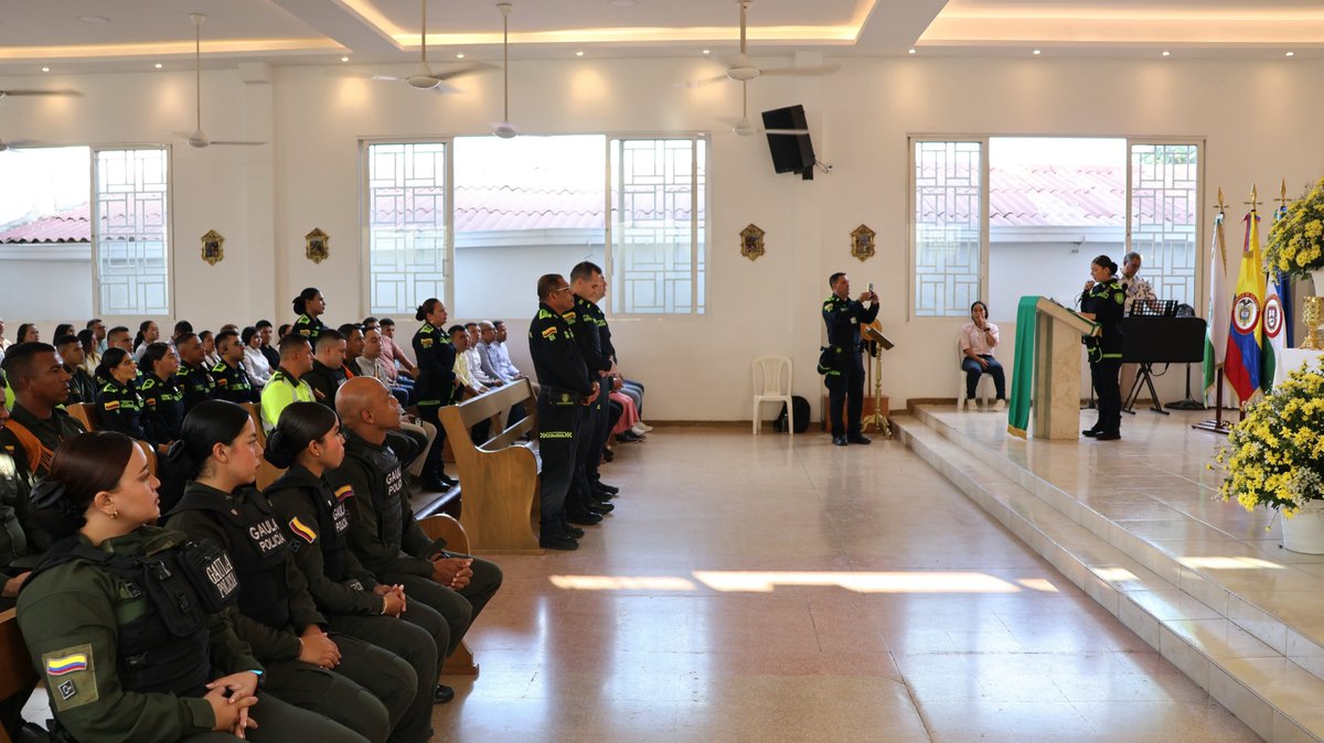PoliciaDECOR's tweet photo. ¡𝗨𝗻 𝗮𝗻𝗶𝘃𝗲𝗿𝘀𝗮𝗿𝗶𝗼 𝗾𝘂𝗲 𝗳𝗼𝗿𝘁𝗮𝗹𝗲𝗰𝗲 𝗻𝘂𝗲𝘀𝘁𝗿𝗮 𝘃𝗼𝗰𝗮𝗰𝗶ó𝗻 𝗱𝗲 𝘀𝗲𝗿𝘃𝗶𝗿! 👮🏻‍♂️👮🏻‍♀️

Con profunda gratitud conmemoramos un nuevo aniversario de @PoliciaDECOR, una fecha que exalta el compromiso, la vocación de servicio y el sacrificio de quienes, con honor y valentía, han dedicado su vida a proteger a los cordobeses.

En el marco de esta importante celebración, nos unimos en la Santa Eucaristía en acción de gracias, elevando una oración por nuestros policías, sus familias y por quienes han entregado su vida en cumplimiento del deber, pidiendo a Dios que continúe guiando nuestra misión al servicio de la comunidad.

Que la fe, la unidad y el compromiso sigan fortaleciendo nuestro propósito de servir con honor, proteger con vocación y construir un futuro de esperanza para todos. 

¡𝗖𝗲𝗹𝗲𝗯𝗿𝗮𝗺𝗼𝘀 74 𝗮ñ𝗼𝘀 𝗱𝗲 𝗵𝗶𝘀𝘁𝗼𝗿𝗶𝗮, 𝗲𝗻𝘁𝗿𝗲𝗴𝗮 𝘆 𝘀𝗲𝗿𝘃𝗶𝗰𝗶𝗼! 🙏🏻🇨🇴