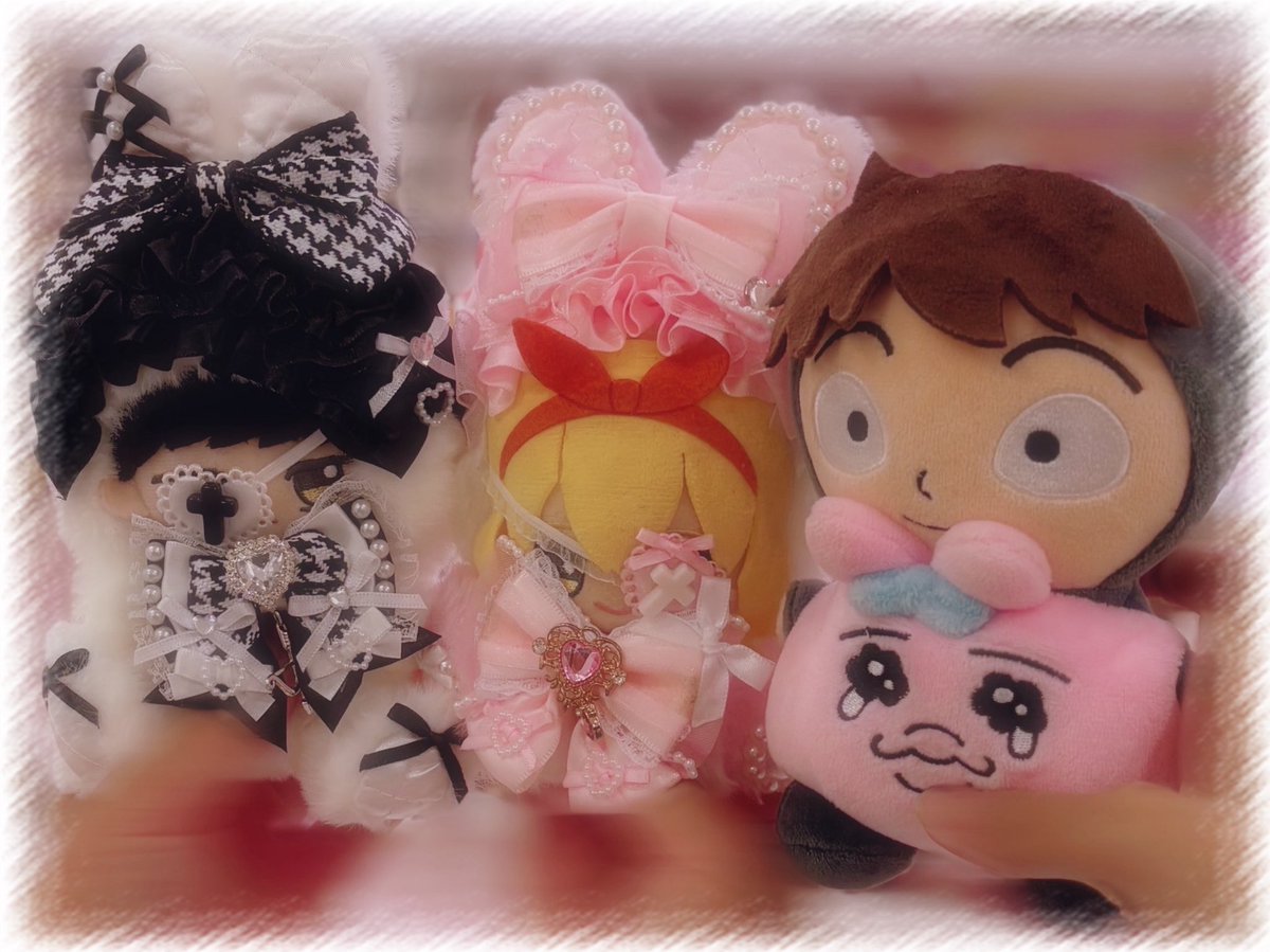 snd_186's tweet photo. 今年は初めてオーダーケーキ頼んで見ました(՞ ܸ. .ܸ՞)♡
2枚目のクッキーはわかる人にはわかるはず…！
3枚目は出張で来てくれたマッシュくんとお手伝いに来てくれたお友達の土井先生とレモンちゃんです︎︎︎︎❤︎ https://t.co/IYXLKOvY8X