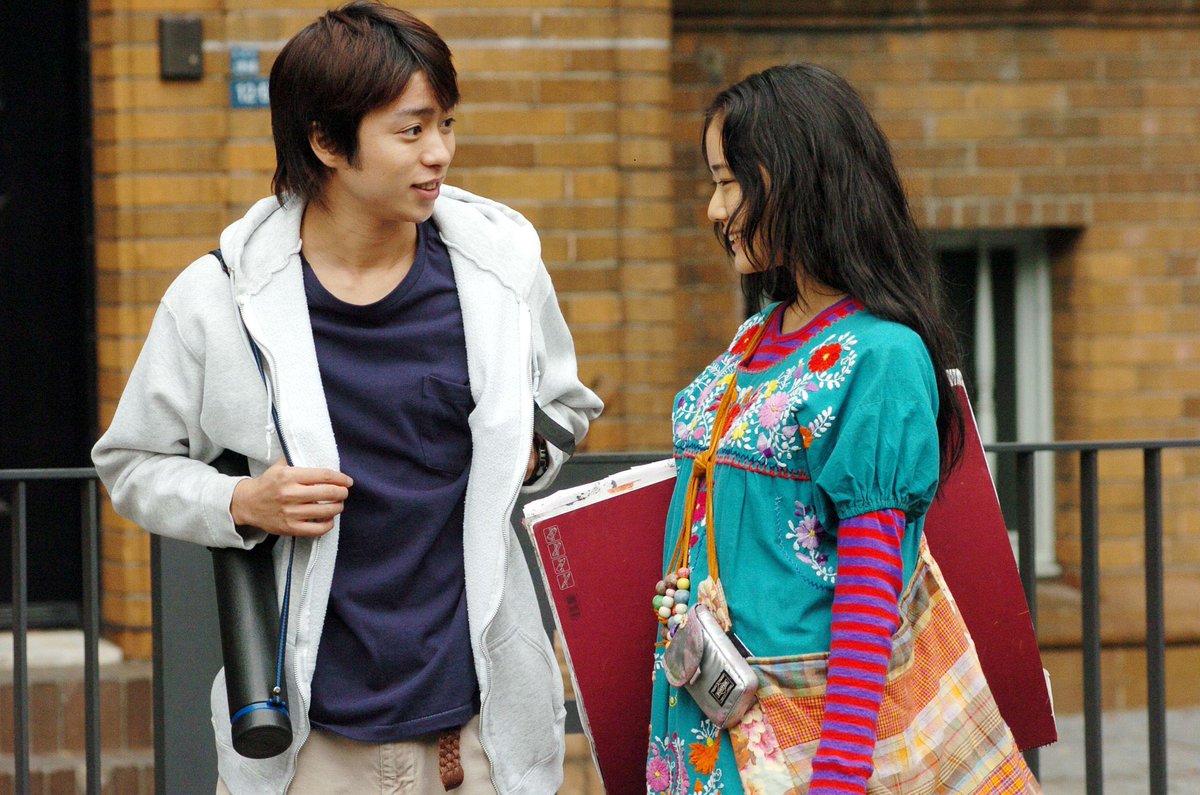 arashi_shonina's tweet photo. なんか、ハチクロのこの画像5億回以上見たことあるんだけど、これだけで竹本くんがはぐちゃんに好意を向けていて、その恋は実らなさそうなのがめっっっっちゃ伝わってくる神の1枚だと思う https://t.co/liYlRSvngp