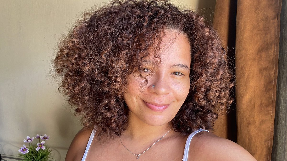 vsant0s_'s tweet photo. meu cabelo tá tão lindinho veyyyyyy https://t.co/SnGCKIdZ07