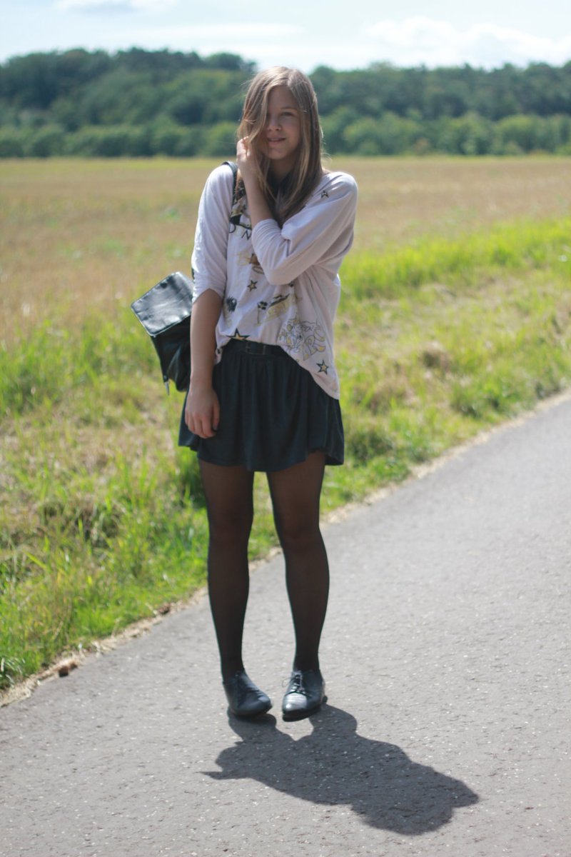 SeenotrettungE's tweet photo. #DianaZurLöwen #FashionBlog #Throwback #InfluencerFrüher https://t.co/qIiigxWG47