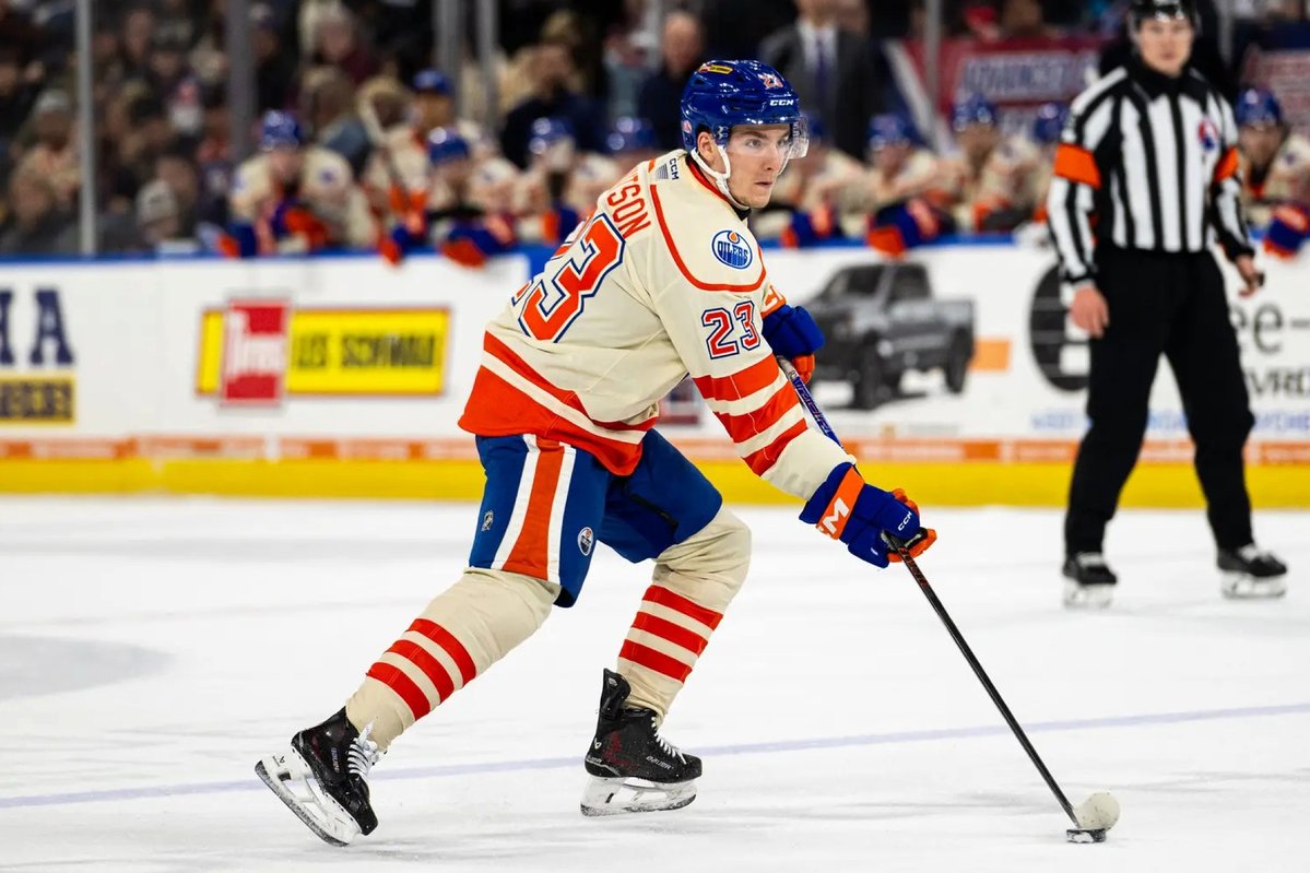 EricJFriesen's tweet photo. My Top 10 #Oilers Prospects:

1. 🇺🇸 Ike Howard, LW (AHL)
2. 🇸🇪 Samuel Jonsson, G (ECHL)
3. 🇨🇦 Tommy Lafreniere, RW (WHL)
4. 🇺🇸 Quinn Hutson, RW (AHL)
5. 🇺🇸 Damien Carfagna, LD (AHL)
6. 🇩🇪 David Lewandowski, LW (WHL)
7. 🇺🇸 Asher Barnett, LD (NCAA)
8. 🇺🇸 Paul Fischer, LD (NCAA)
9. 🇨🇦 Connor Ungar, G (ECHL)
10. 🇨🇦 William Nicholl, C (AHL)