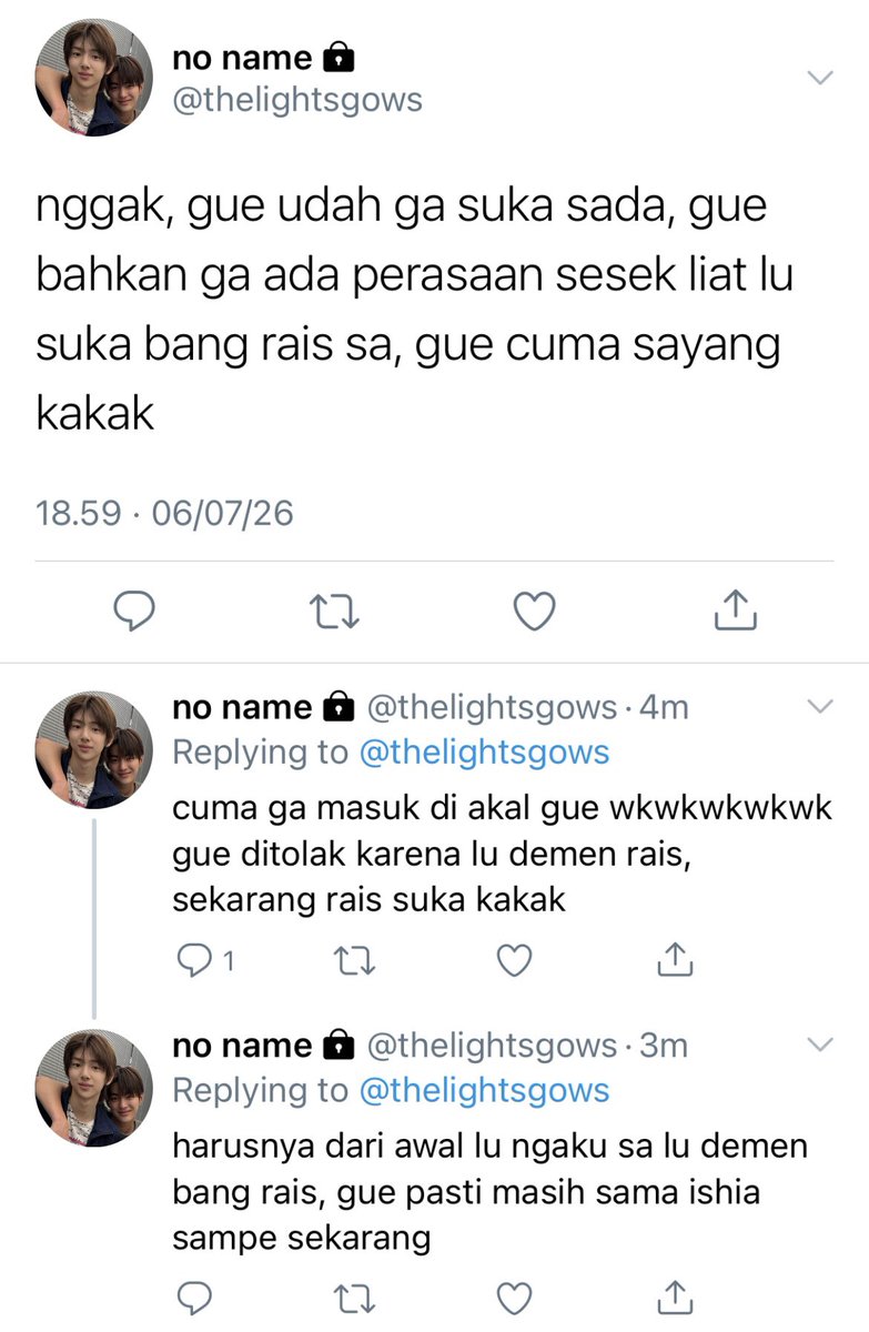 syadeeran's tweet photo. marhoon keonhoon few tweets au

and finally i know the reason https://t.co/mwSGGHkCG6