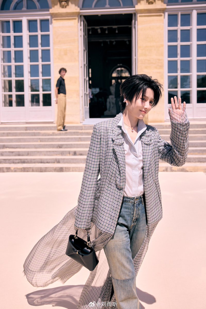 Chocosilk1's tweet photo. Perfect ending.. See you again next time 🩵

XIN AT DIOR COUTURE SHOW

#XINxDiorCoutureAW26
#XinLiuDiorGlobalAmbassador #XINxDior
#LiuYuxin #XINLiu https://t.co/27yI66SMW3