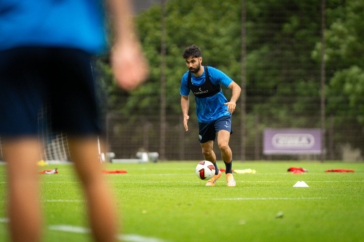 VfLBochum1848eV's tweet photo. Trainingswoche gestartet! Gute Nachrichten: Mats #Pannewig und Gerrit #Holtmann konnten wieder erste Teile des Mannschaftstrainings mitmachen, und auch Maxi #Wittek steigert weiter die Belastung💪
#meinVfL https://t.co/jeFENYjOYa
