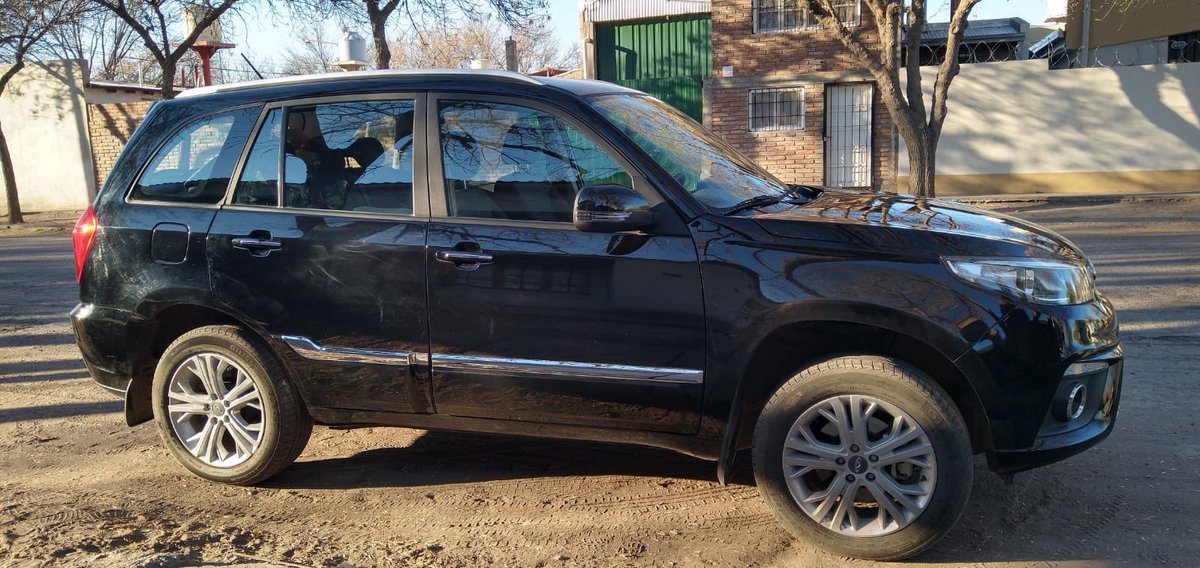 MATIPASCUALETTI's tweet photo. 🚨 INDIGNANTE 🚨
Una familia de Alvear sufrió el robo de su camioneta con todo el equipaje en la casa de un familiar, en Jesús Nazareno, Guaymallén. Salían esta madrugada hacia el aeropuerto para viajar a México por el cumpleaños de 15 de su hija. Se quedaron sin viaje y sin pertenencias.@radionihuil