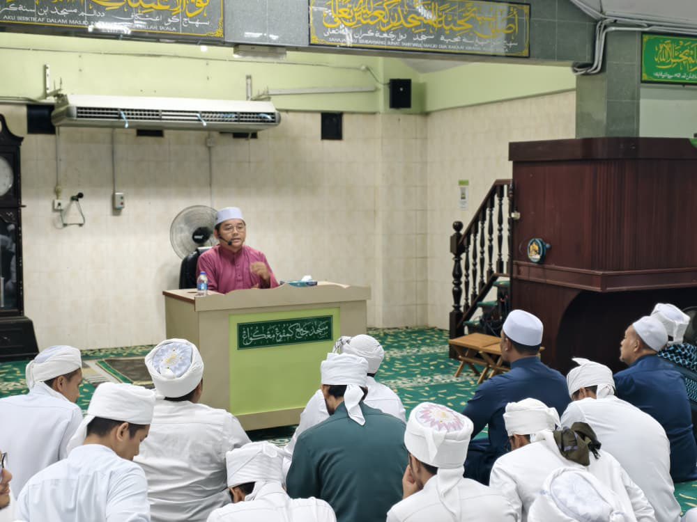 abimalaysia's tweet photo. TAUSIYAH & PROGRAM SEMARAK SUBUH
5 Julai 2026 - Presiden ABIM, Ahmad Fahmi Mohd Samsudin menyampaikan tausiah Subuh bertempat di Masjid Al-Izzah, Semarak Mengkuang, P. Pinang.
Seterusnya sesi Kuliah Semarak Subuh oleh Ustaz Muhammad Haris (PU Riz).
#semaraksubuh #simfonidakwah https://t.co/syWj4pBWaQ