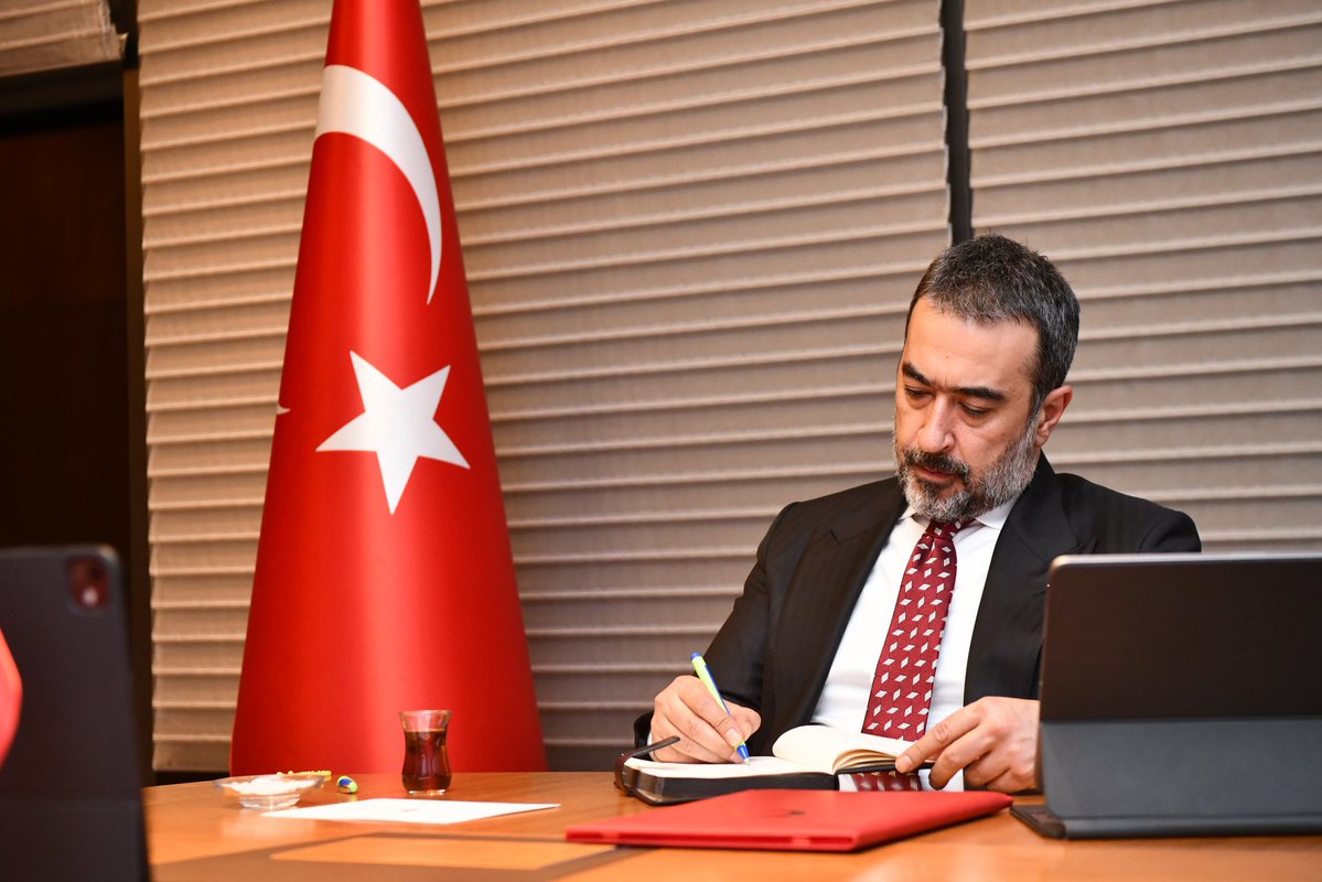 AkpartiAnkara's tweet photo. Haftalık Olağan Yürütme ve Yönetim Kurulu Toplantımızı, İl Başkanımız Sn. @hakanhanozcan başkanlığında video konferans yöntemiyle gerçekleştirdik. https://t.co/bOYSs7jwd0