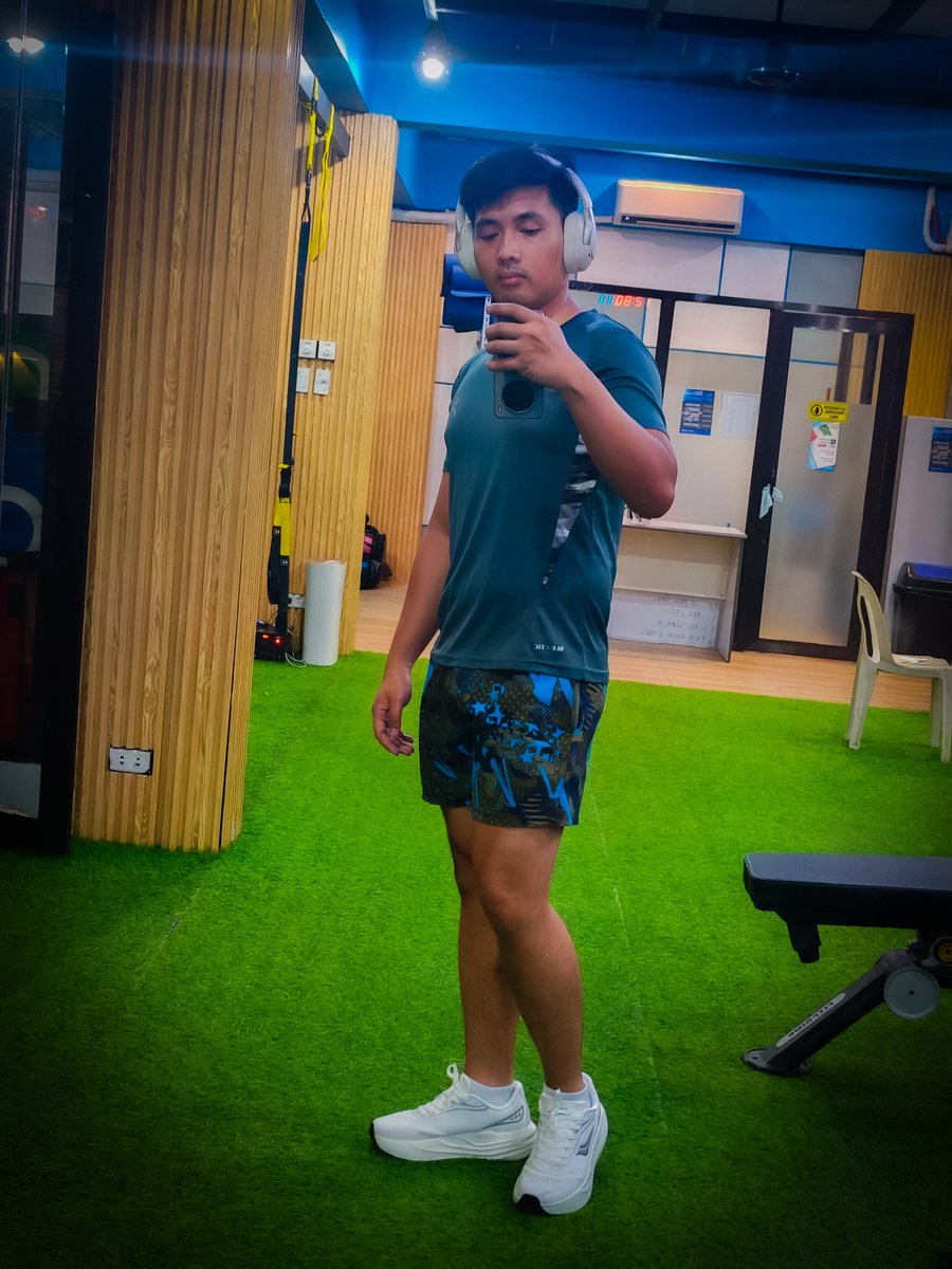 ImiginaryEngr's tweet photo. Mukha talaga akong maliit 🤣 https://t.co/YCN58ymyb5
