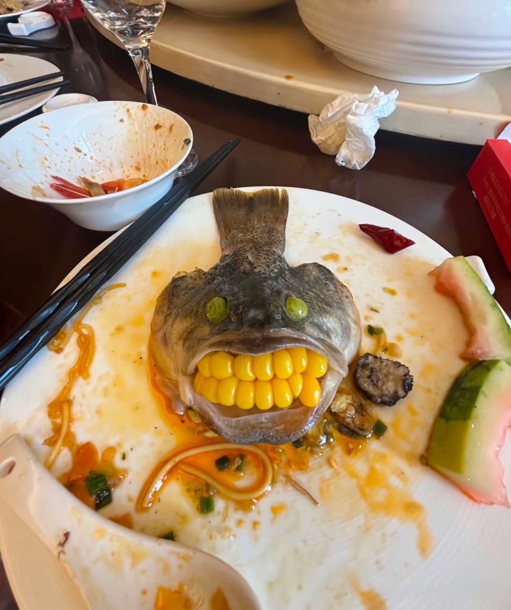 oyeonX's tweet photo. @tanakakazu36320 Look what this customer did after she left https://t.co/YFSL0qycLf
