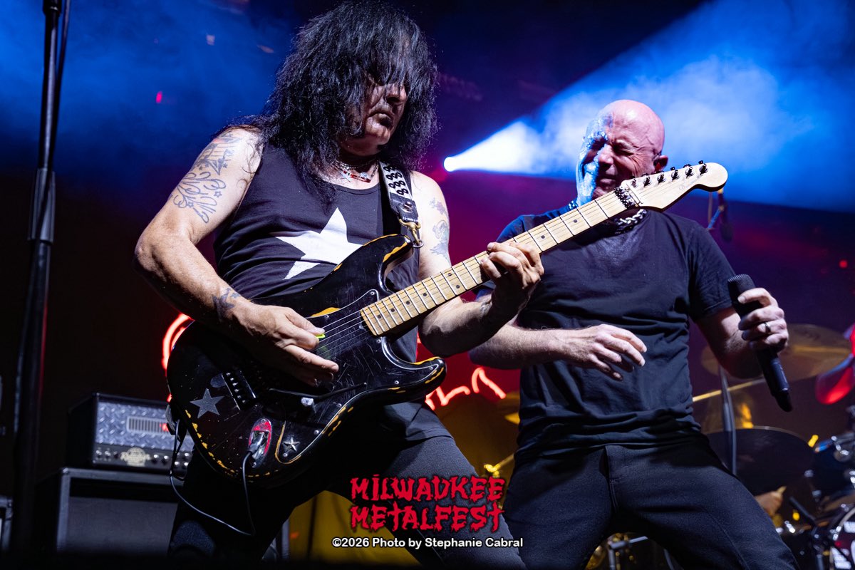 thearmoredsaint's tweet photo. We're jumping in tandem
Wе never feel the same
We're like strangers in the evening
Aloof with proof
Compromise
Come on and compromise

📸: Stephanie Cabral https://t.co/5xwRY7rBpp