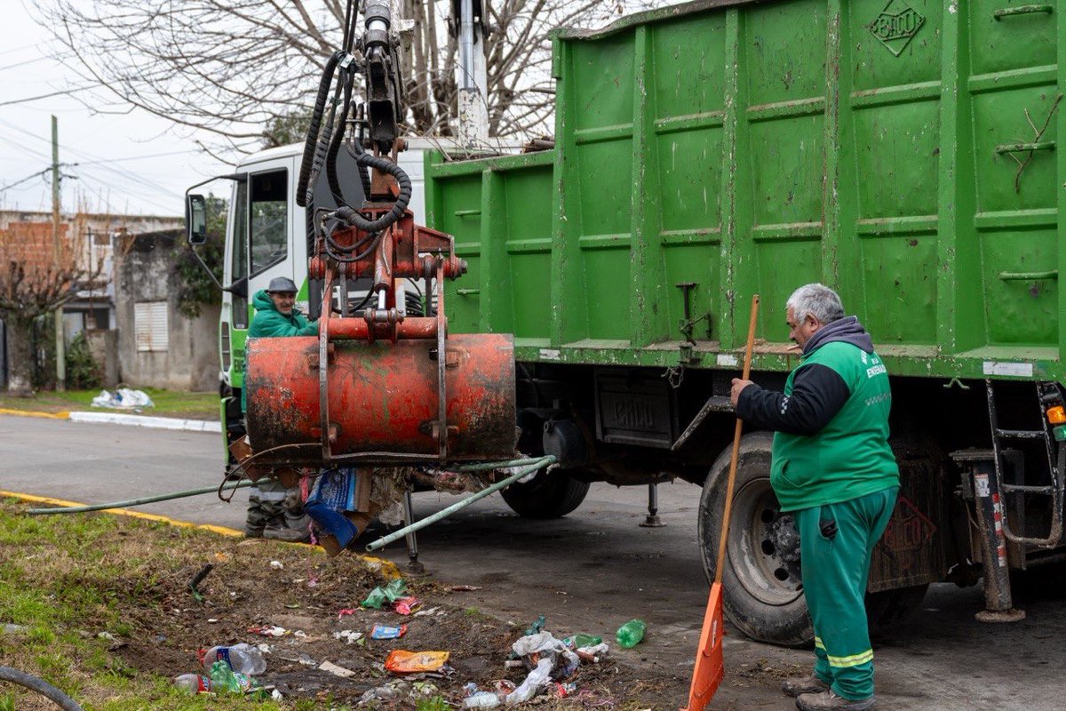 MarioSeccoOK's tweet photo. MANTENEMOS LIMPIA LA CIUDAD🙌

✅Diariamente, el Municipio lleva adelante diversas tareas de recolección y limpieza.

Para solicitar el servicio de recolección no habitual pueden por mensaje al 2215562152, detallando pedido y domicilio exacto.📲 https://t.co/IilndHBy3C