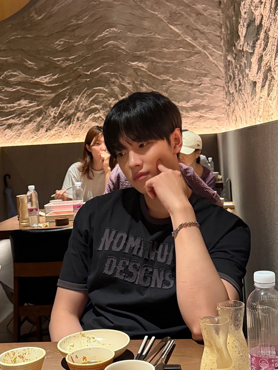 AKupa0907's tweet photo. Changmin hyung is exceptionally handsome today😍 But honestly, when is he not?
P.S SW sounded so happy in the KKT voice room today when he was talking about his man. Changmin is like the whole universe to him.

#Changmin #Sunwook #김창민 #kimchangwook https://t.co/7LnlIkqqPi