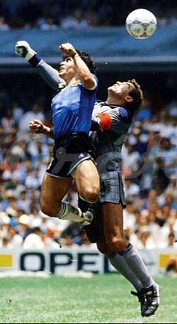 ASKATI12's tweet photo. @AntiArgensimio LA MANO DE NUESTRO DIEGO MARADONA ESTA HERMOSO AMO ESCUDO METERLE LA 4 ESTRELLA QUE EL MUNDIAL SE LO GANA ARGENTINA 2026 https://t.co/sgpMhS3SfS