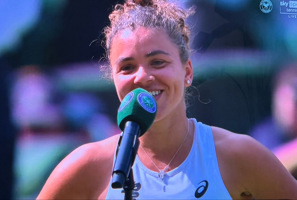eleonora_aloise's tweet photo. Sorridi Jas, sei ai quarti 🤍
#paolini #tennis #wimbledon https://t.co/O8j2xh71ij