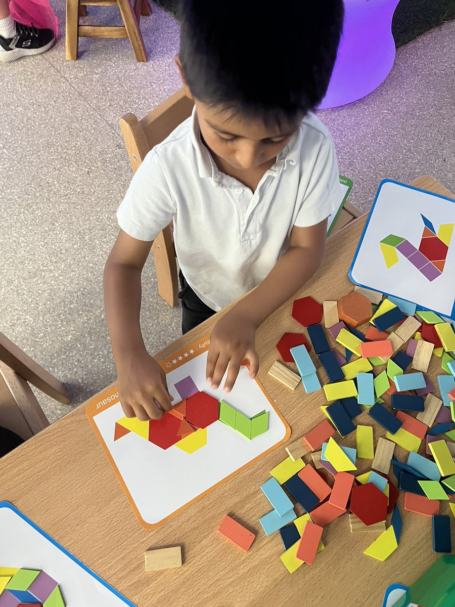 NurseryBHP's tweet photo. Great attention to detail and lots of maths chat, naming shapes and talking g about their properties. @busheyheathjm #busheyheathMaths https://t.co/Cwffvub9RX