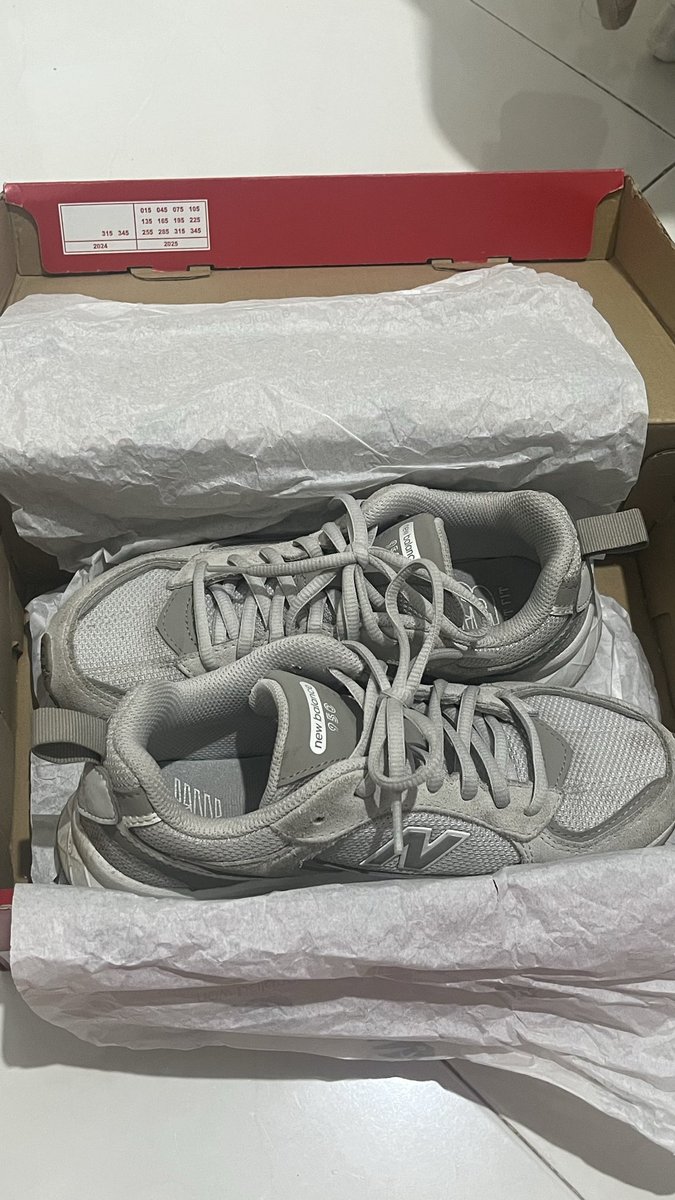 nayeppie's tweet photo. hiii aku mau preloved sepatu nb, cuma kotor ajaa nanti aku cuci dulu kalau udah deal
700k (masih bisa nego)
📍dom bekasi
bisa cod bekasi-jakarta yaa

tags. wts. wtb. sepatu nb. pl. preloved. https://t.co/W5NEfrL6kd