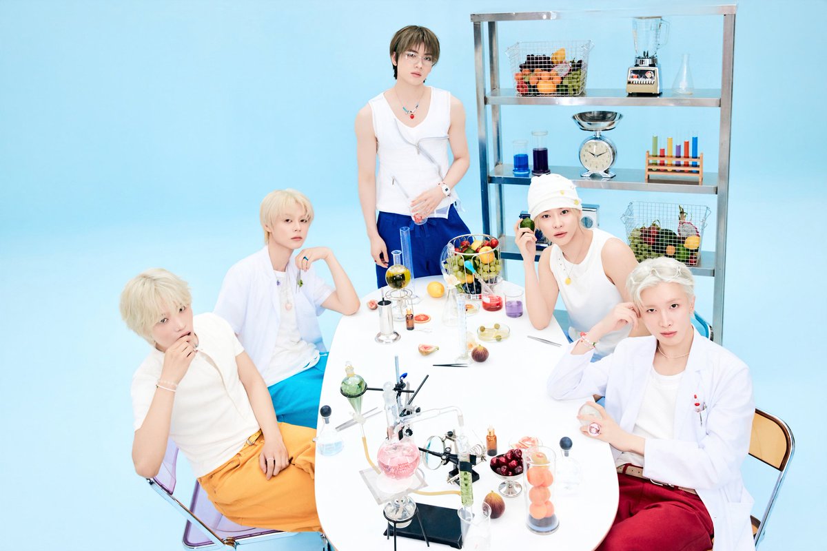 npomvtt's tweet photo. POW libera imagens conceituais para o lançamento do single álbum "FLAVOR", que ocorre no dia 28 de julho. https://t.co/yn612CsALg