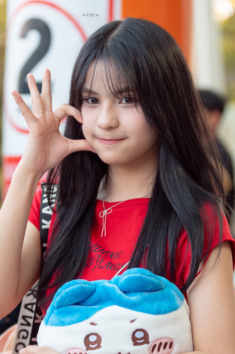 chocofy's tweet photo. 260706 JAZZLYN TRISHA 🤣😘 https://t.co/3KDxzeYS1A