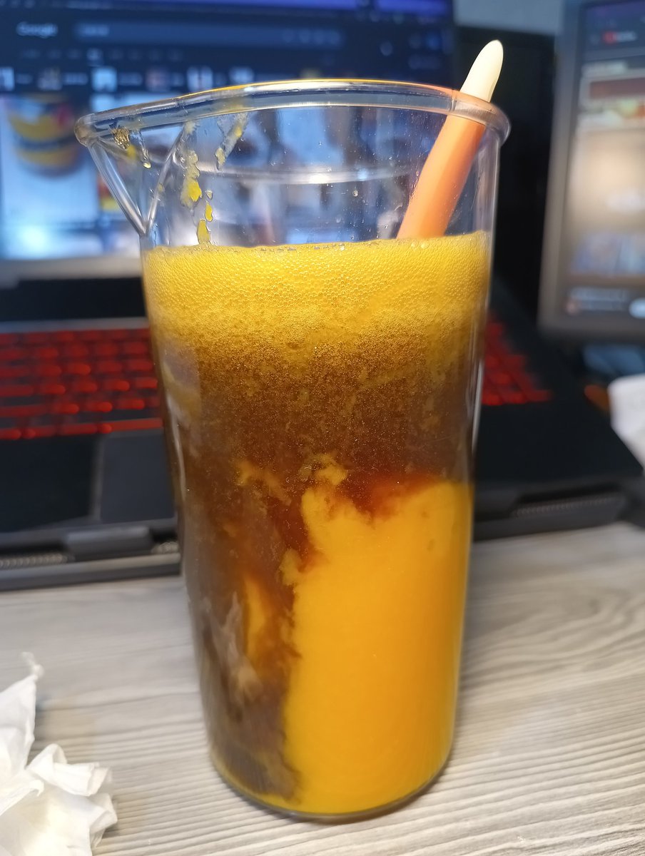 Made_by_Allen's tweet photo. ［汽水飲評］芒果可樂🥭🍹
選用當季芒果，攪碎不過濾，加可口可樂加冰塊。真的不錯喝，不攪拌可以喝到一點可樂的碳酸刺激感，芒果香甜柔和細密的風味和可樂完美混合，味道輕盈，口感帶點果泥感，還可以喝到一點芒果的纖維。感覺適合搭配烤肉，收入我的飲料配方之中，熱帶風情滿分。 https://t.co/gdQDrpQHDK