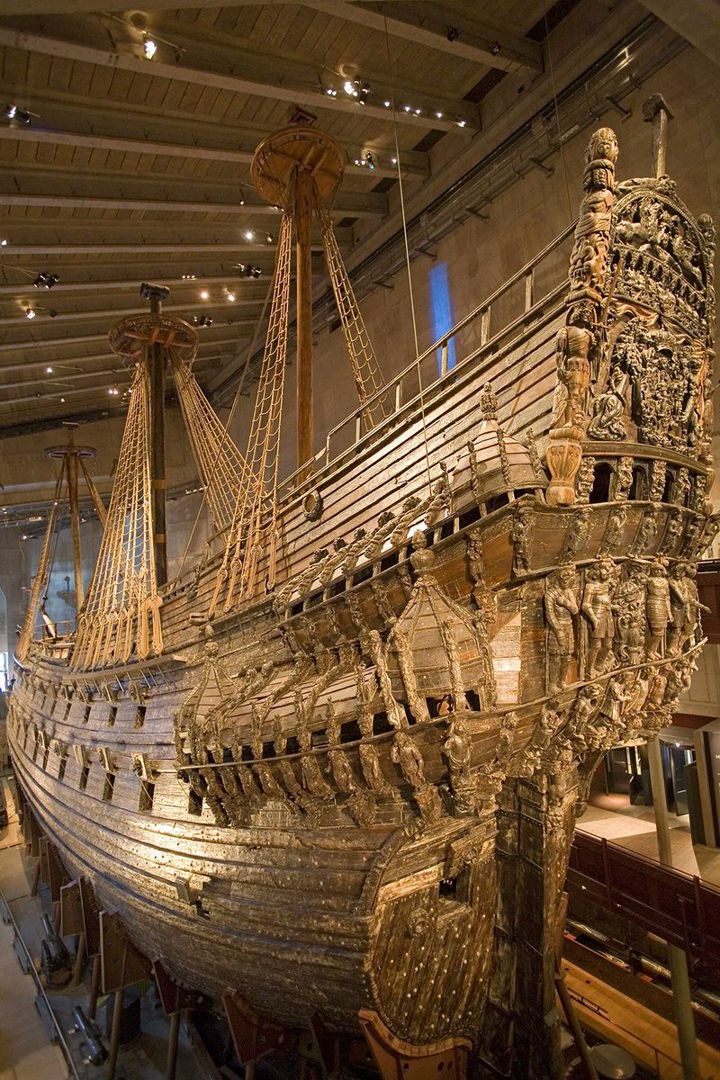 HistoricHub's tweet photo. This is the world’s best-preserved 17th-century ship. The Swedish warship Vasa sank just minutes into its maiden voyage in 1628, then lay perfectly intact on the seafloor for over 300 years until its remarkable recovery https://t.co/owCuGncfbW