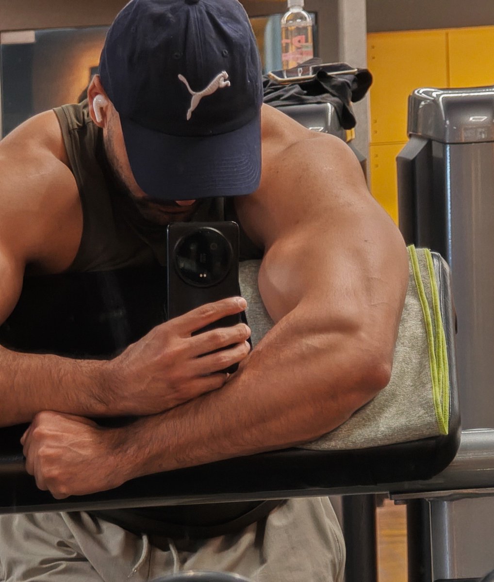 eivanvelazco's tweet photo. 💪🏽🫪
#muscleboy #fitness #aesthetics #fypシ゚ https://t.co/FXLaPsEf9L