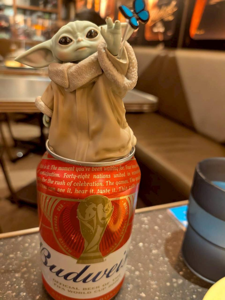 sumittsu_sojun's tweet photo. スターウォーズコラボカフェからのグラシネIMAXでマンダロリアン・アンド・グローグー観てきた💫 https://t.co/P8oq4dqP2p