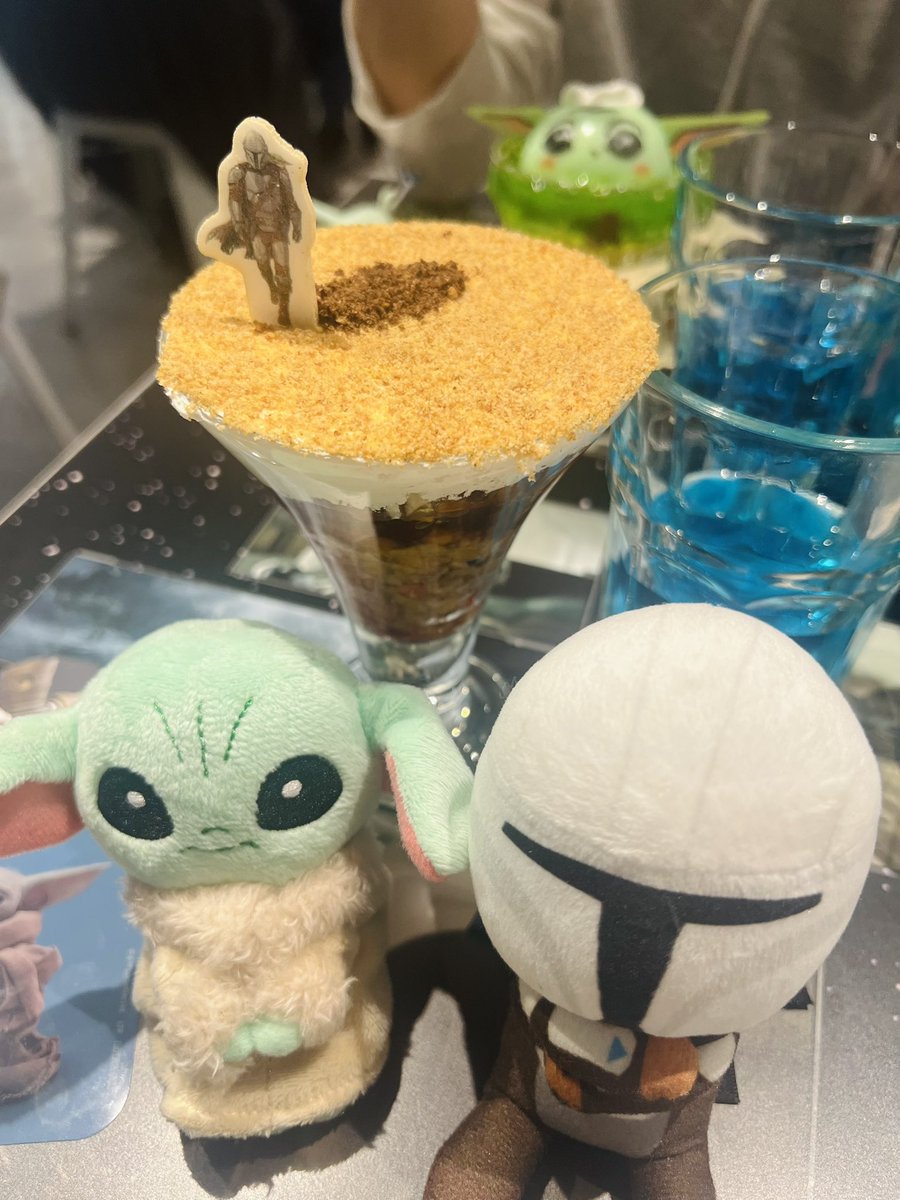 sumittsu_sojun's tweet photo. スターウォーズコラボカフェからのグラシネIMAXでマンダロリアン・アンド・グローグー観てきた💫 https://t.co/P8oq4dqP2p