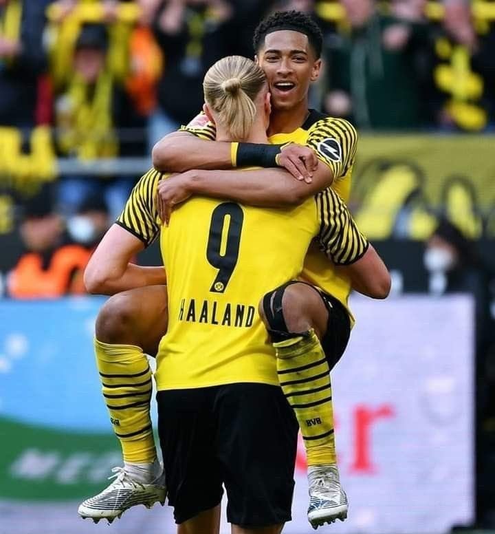 rouvelous's tweet photo. football fans can be homophobic then this is their player https://t.co/UMnvQVDZvk
