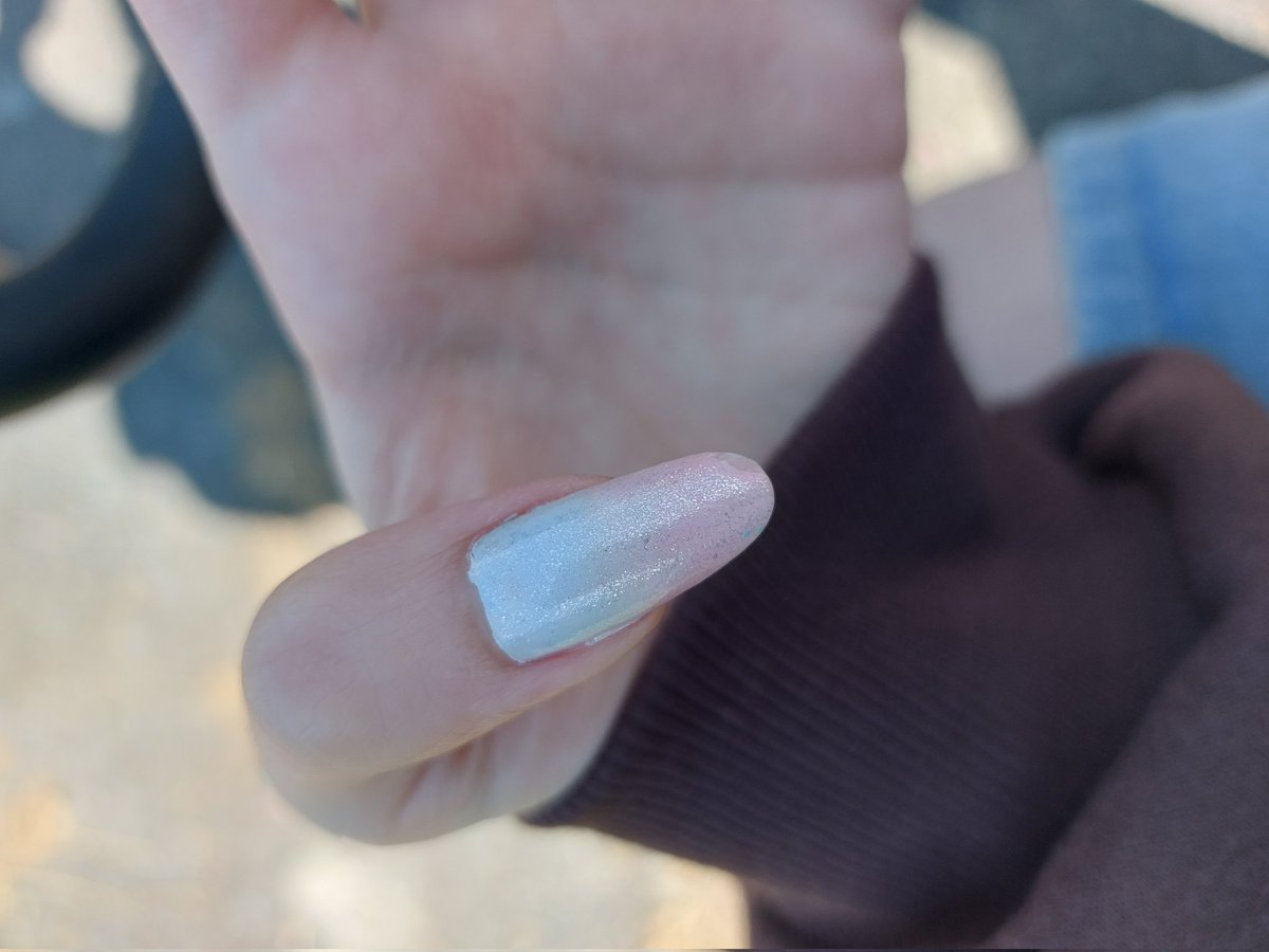 fawnbyastream's tweet photo. Doss we like unicorn nails https://t.co/XfGlQC3KtA