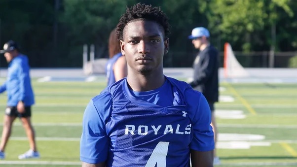TomLoy247's tweet photo. Four coveted prospects are committing on Monday

Who are the top contenders?
Where will they land?
What is the latest on their recruitments?

VIP intel from the @247Sports crew: https://t.co/NoAwtVFMLV

@247recruiting