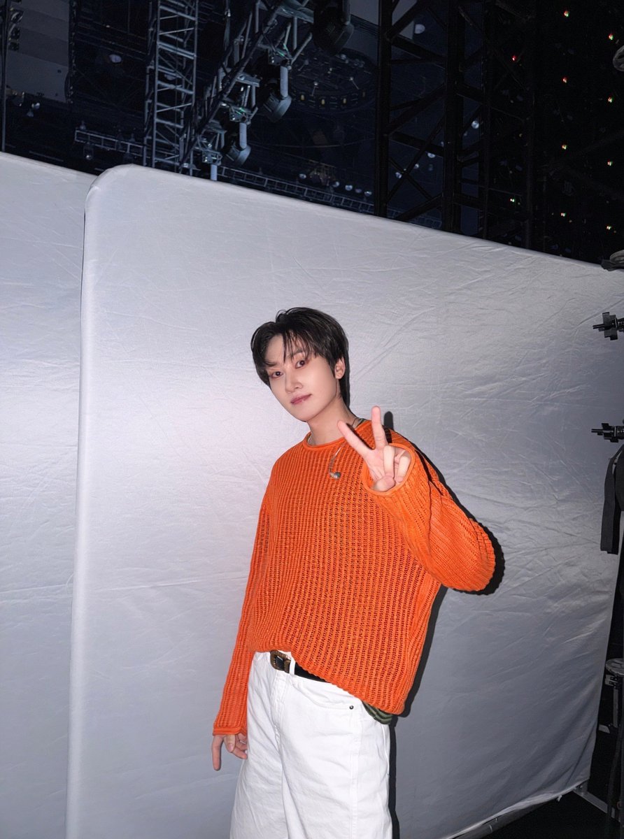 TheLees_HyukHae's tweet photo. 260706 

#EUNHYUK #은혁 XHS UPDATE

My dear Eunhyuk's Milky Way fans🌌 I love you all so much💙

1/4 https://t.co/vZ6gAmSQwz