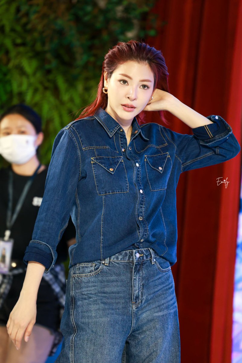 Emilysqq's tweet photo. read another SD card😅😅
Tea Party Photo drop 👀📸
@malisorn00

FAYE SHANGHAI SUMMER GARDEN
#FayeAfternoonTeaParty
#FayePeraya
#ฝ้ายพีรญา
#FabelEntertainment https://t.co/PXExaqYpqW