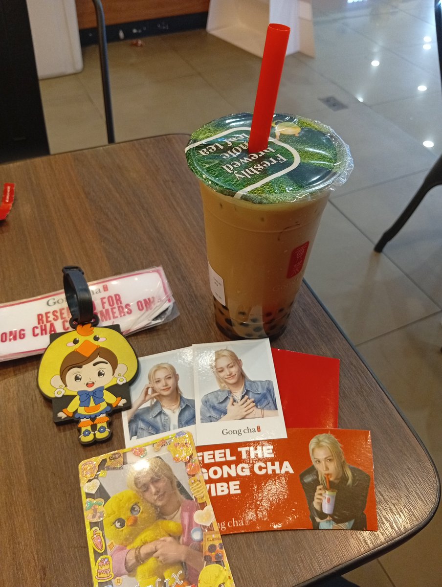 yujustala's tweet photo. I managed to get the last stock of happy cards from the smgc branch 😭🐥
#GongchaPH #Felix #GongchaxFelix #StrayKids #STAY #HappyCard
(Bagong laba si bokkari kaya si bini jhoanna nalang, pareho naman silang sisiw 🐣) https://t.co/uFtTwz6TOY