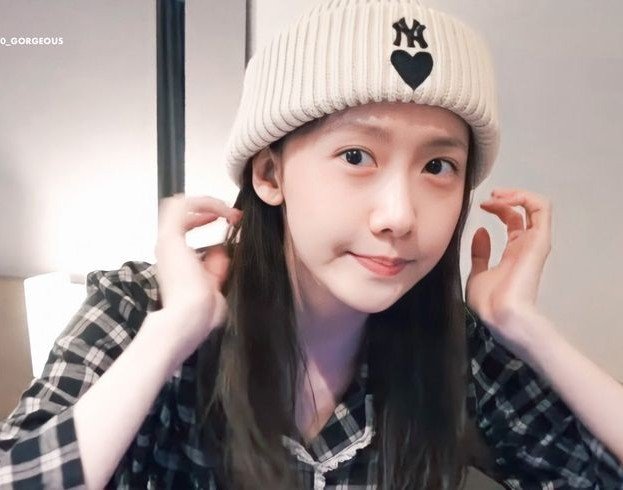 inlovewyoona's tweet photo. Yoona ... https://t.co/2LpOMlW2VX