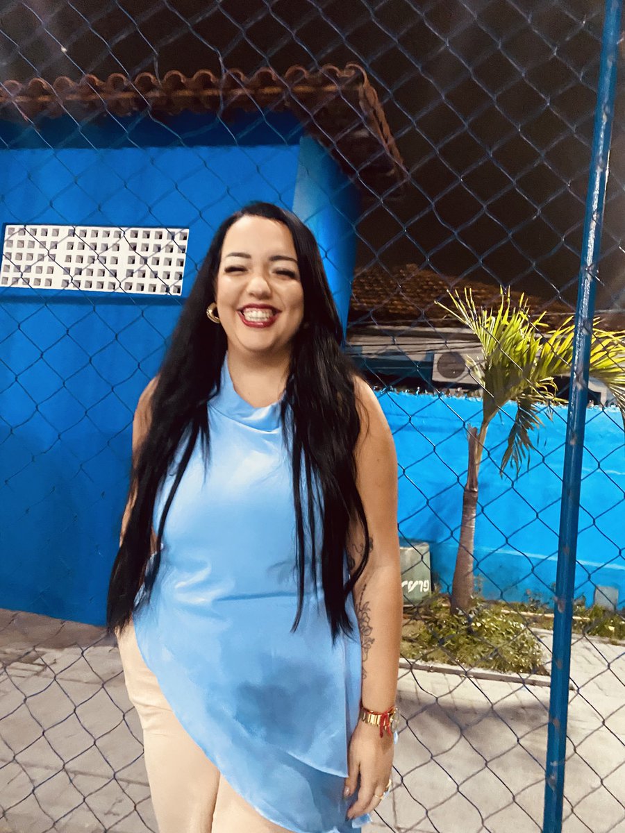 oopsleh's tweet photo. 3 aninhos da minha sereia. 🧜🏻‍♀️💖 https://t.co/FzAavrLnvI