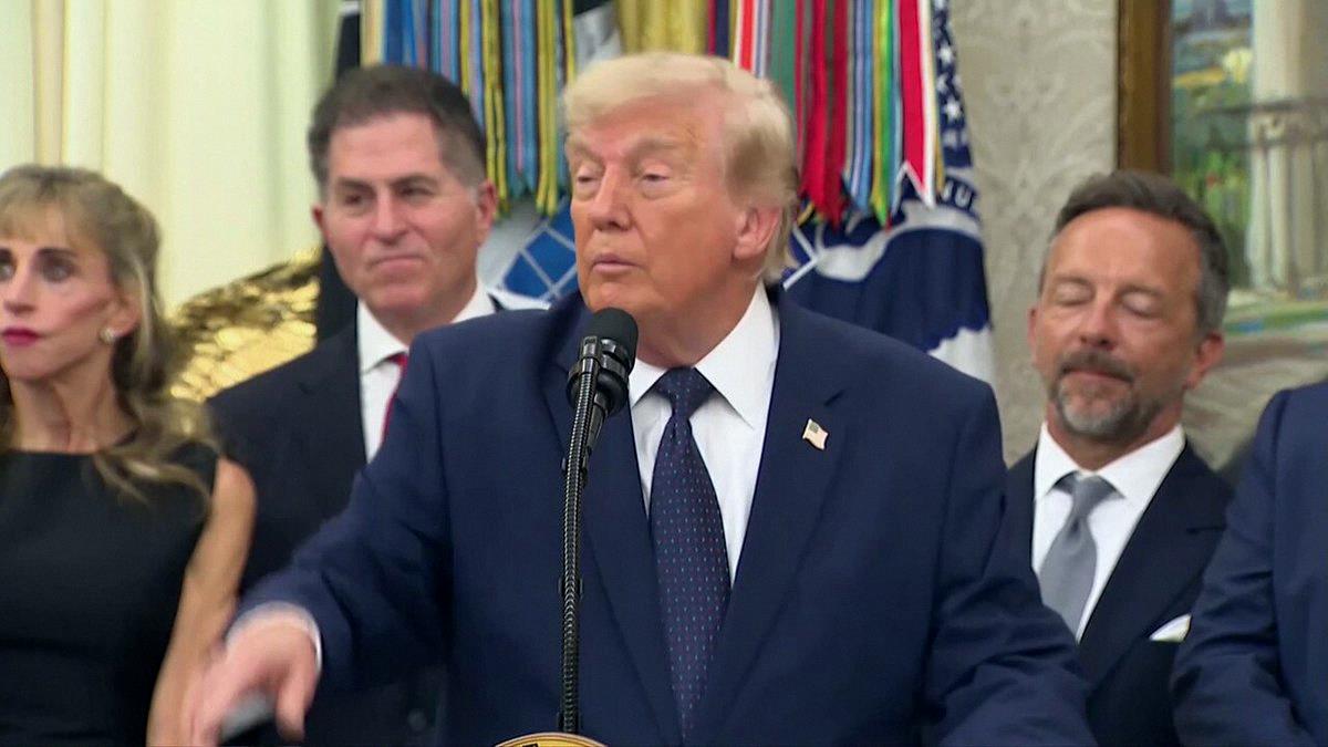 KumitanHarry's tweet photo. 🇺🇸 トランプ大統領が、マイケル・セイラーからビットコイン支持者のトップの座を奪おうとしているみたいだ

今後の展開に注目だね https://t.co/lW0Rvsp7tH
