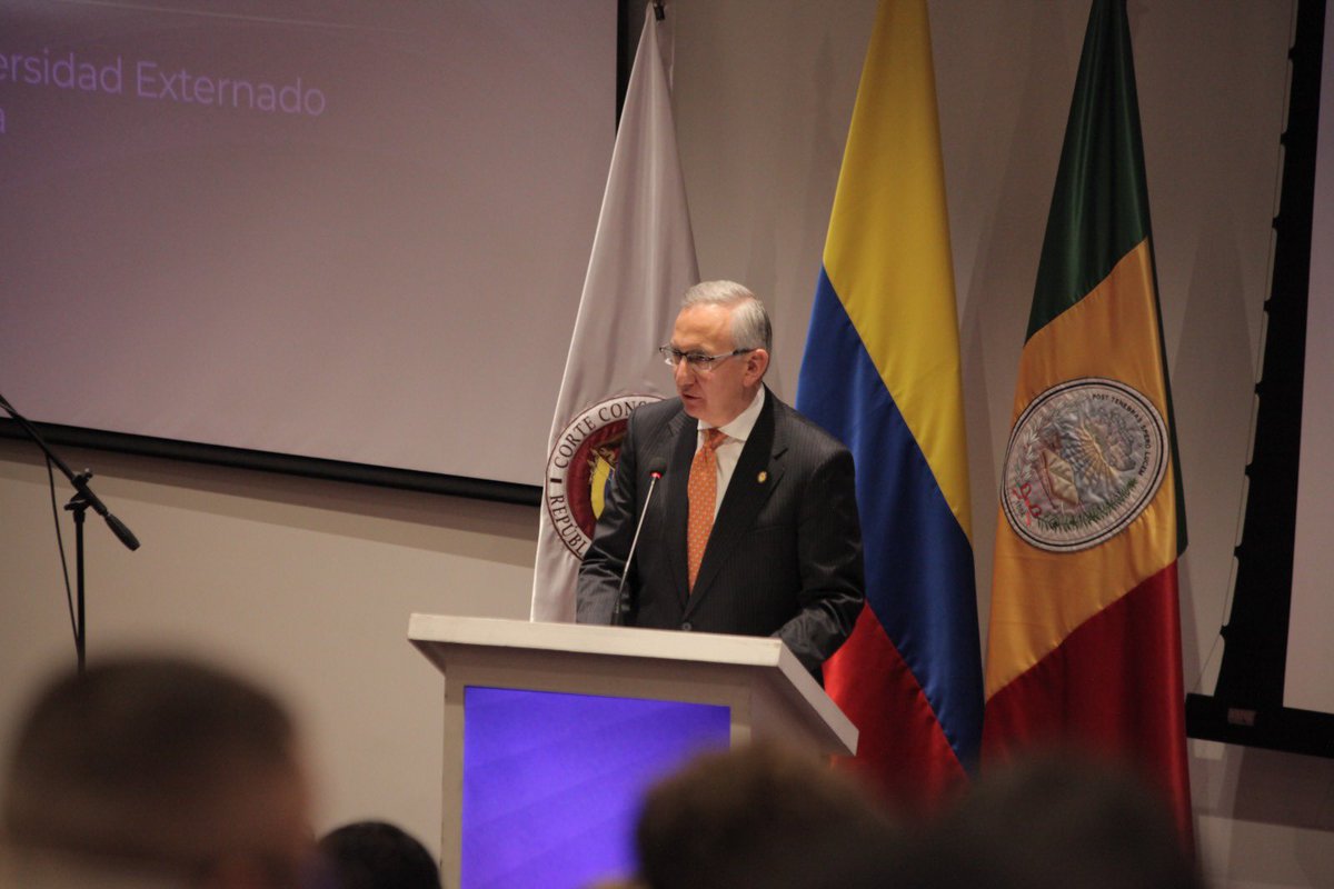 CConstitucional's tweet photo. #35AñosDeLaConstitución | El rector de la @UExternado, Hernando Parra Nieto, dio unas palabras de bienvenida en el marco del evento. 

Siga la transmisión en https://t.co/vPavW5Xumd https://t.co/CYd7jmcm0V