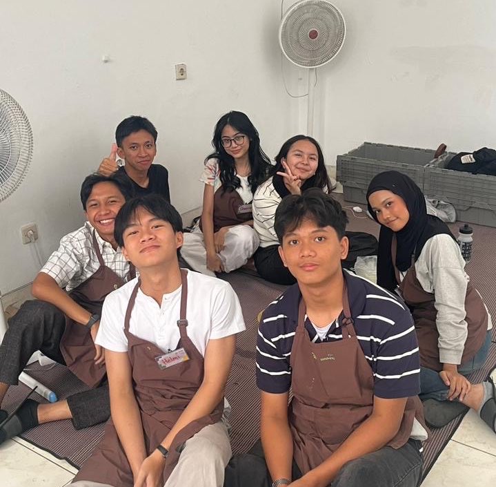 fluistret's tweet photo. Volunteer imut ini https://t.co/jQ8E1hfdc7