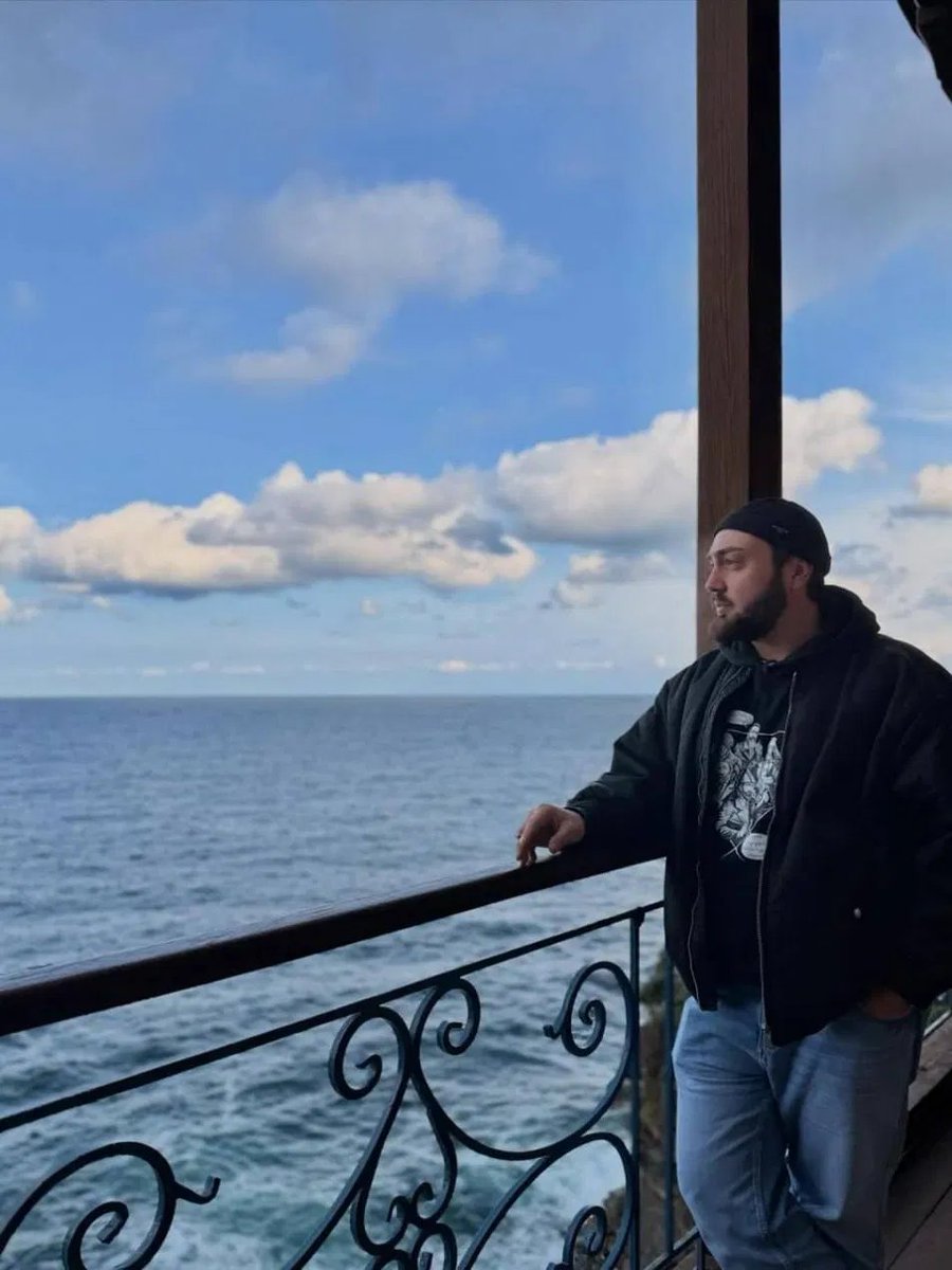 3797eth's tweet photo. Still think about my trip to Mount Athos. Orange trees by the monastery gates, empty cobblestone paths, and the sea stretching out forever from that balcony. A place that makes time slow down. Quiet like nowhere else I've been. 🍊⛪
#MountAthos #Greece #Travel #Orthodox #Athos https://t.co/gCp3QuopGM