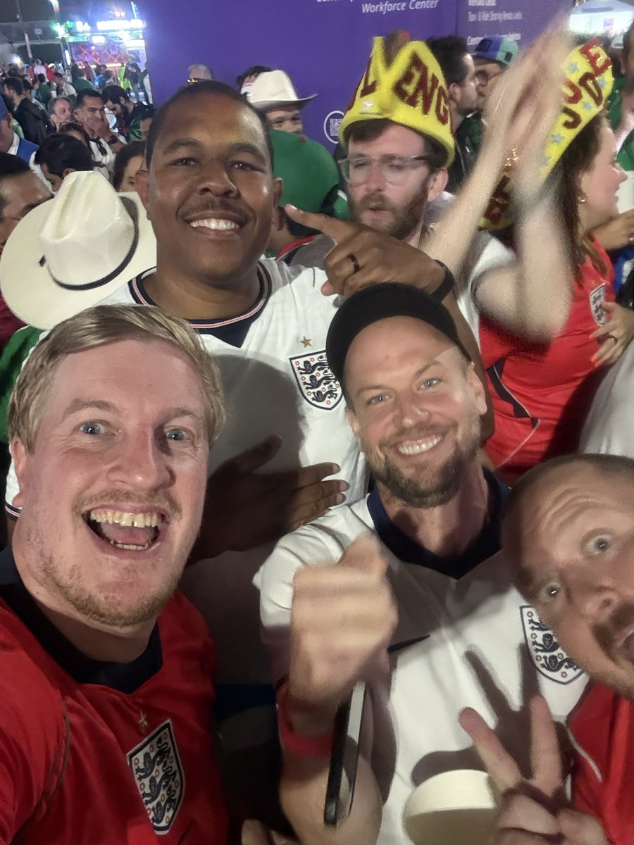 mattleach1875's tweet photo. The greatest day, brilliant England 🏴󠁧󠁢󠁥󠁮󠁧󠁿 performance in an iconic stadium 🏟️. Mexico 🇲🇽 and their fans were incredible, the party after with them outside the ground was something else, the best kind of people https://t.co/fX7lSnviga