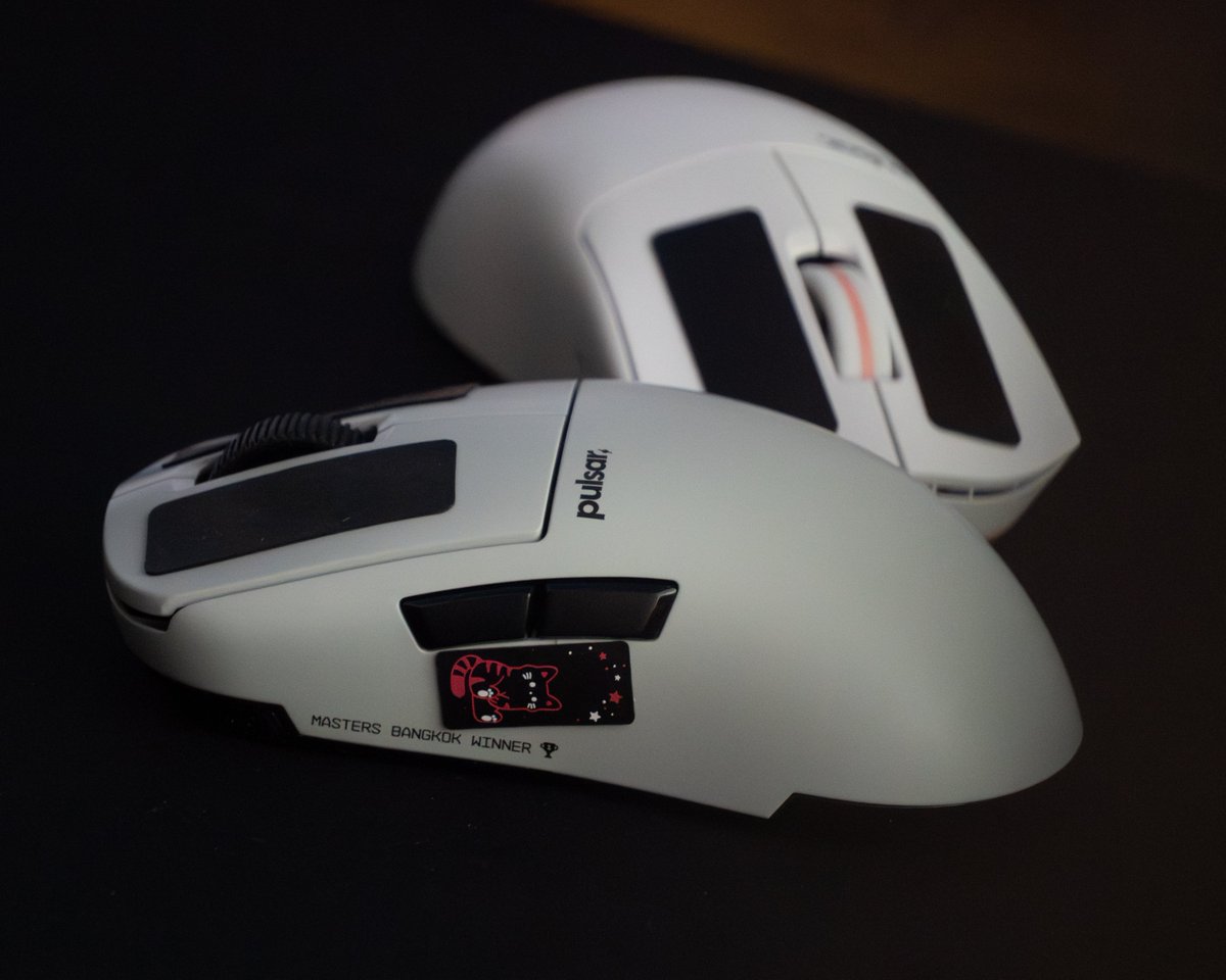 Buns_Stuff's tweet photo. When presented with some money and a Pulsar sale, what else was I supposed to do?

Both mice feel great, no issues at all yet, really loving the LINK receivers. The whole Pulsar Pro Series has to be one of my favorite lines of mice released.

[Pulsar Jinggg-X and BUZZ-X] https://t.co/5G1vhOaWl9