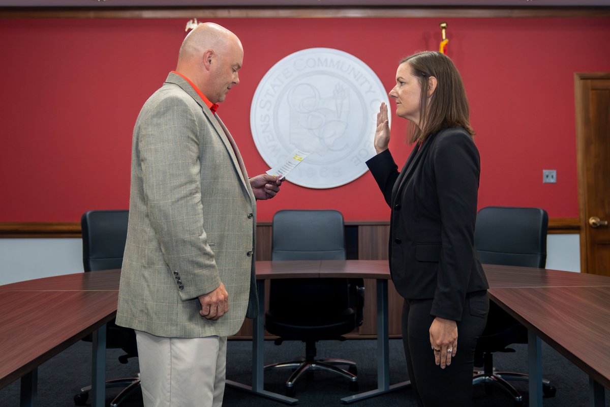 OwensCC's tweet photo. Owens Community College has sworn in Jennifer Emptage as its new Chief of Police and Director of Public Safety and Security. Welcome, Chief Emptage! 
https://t.co/qwcci8wYHj https://t.co/06G0WFyBAL