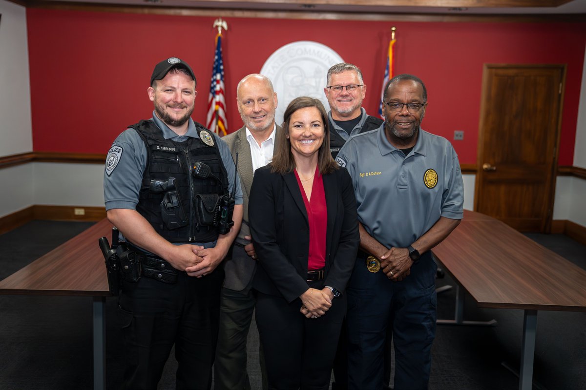 OwensCC's tweet photo. Owens Community College has sworn in Jennifer Emptage as its new Chief of Police and Director of Public Safety and Security. Welcome, Chief Emptage! 
https://t.co/qwcci8wYHj https://t.co/06G0WFyBAL