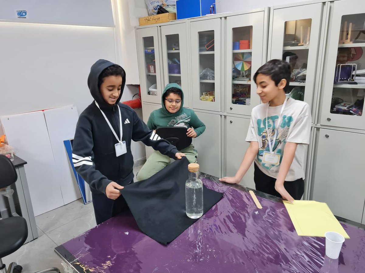 alanjal_schools's tweet photo. صور من فعاليات برنامج موهبة الإثرائي الأكاديمي 2026 في مدارس الأنجال الأهلية بالأحساء         
فعاليات اليوم الثاني
حقيبة كن عالما في الفيزياء والهندسة #برنامج_موهبة_الإثرائي_الأكاديمي_2026_في_مدارس_الأنجال_الأهلية_بالأحساء
@mawhiba https://t.co/IndaVs7Q7u