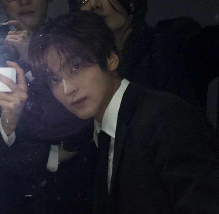 dailyhaechan's tweet photo. LEE HAECHAN IN A SUIT!?!???? https://t.co/wz3X2xKGDC