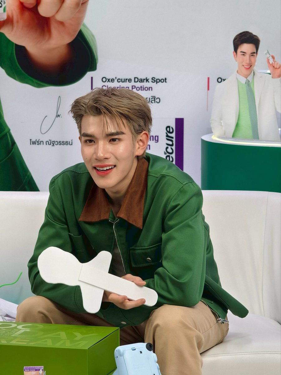 Oxecureofficial's tweet photo. 🤍💚วันนี้ โฟ้ดโฟ้ดน่ารักมากกก!! เป็นยังไงกันบ้างคะมัมหมี 🤗 

ขอขอบคุณมัมหมีทุกคนมากๆนะคะที่มาให้กำลังใจให้น้องโฟร์ทพ่อค้าสุดหล่อคนเก่งของพวกเรา และช่วยสนับสนุนพี่อ๊อกซีเคียว💚4️⃣

4️⃣เก่งมากๆเลยเจ้าจิ๋ว😍ของมัมหมี

📍 TikTok @oxecure_thailand

FOURTH ACNE CARE EXPERT

#OxecureLiveXFourth 
#Oxecure #OxecureThailand #OxecureAcneCareExpert OxecureXFourth