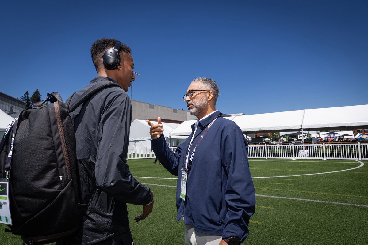 Max_Siegel's tweet photo. One of the best parts of serving as CEO of @usatf is spending time with extraordinary athletes who inspire the world through excellence, resilience, and leadership. Great seeing so many champions at the #PrefontaineClassic. Thank you @TrackTownUSA for another world-class event. #DiamondLeague